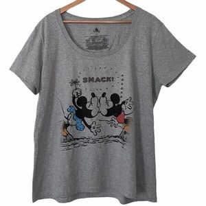 Disney Store Mickey & Minnie Mouse “Smack!” Kiss Graphic Tee